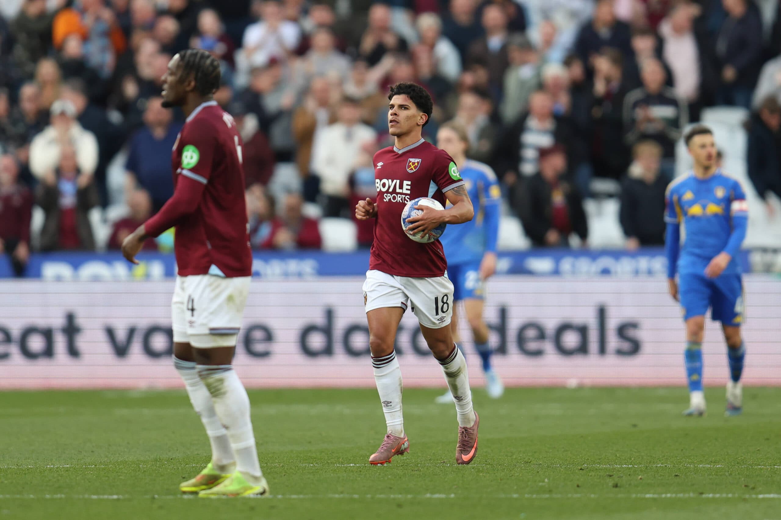 Report: Manchester United hold firm interest in £38m midfielder