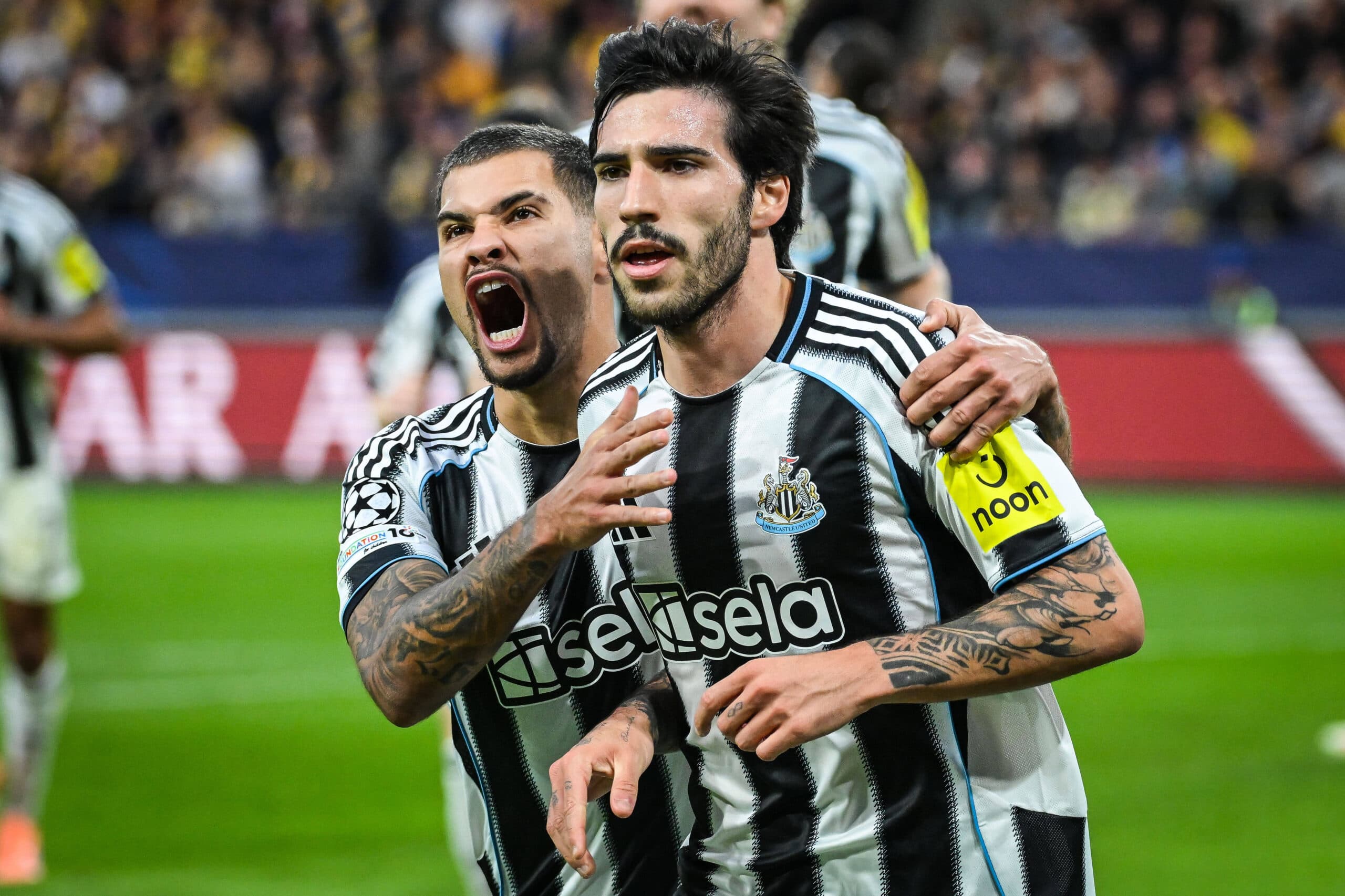 Report: Two Newcastle players appreciated by Manchester United for summer move