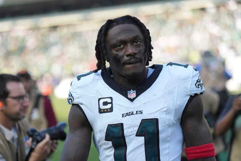 A.J. Brown Sends Strong Message to Eagles Fans Amid Patriots Trade Rumors