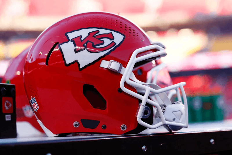 Cowboys Legend’s Son Gets NFL Lifeline With Chiefs After Going Undrafted