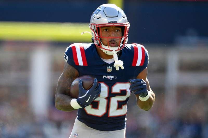 TreVeyon Henderson Breaks Silence on His Fake Quotes About Mike Vrabel’s Personal Life & Patriots Resignation