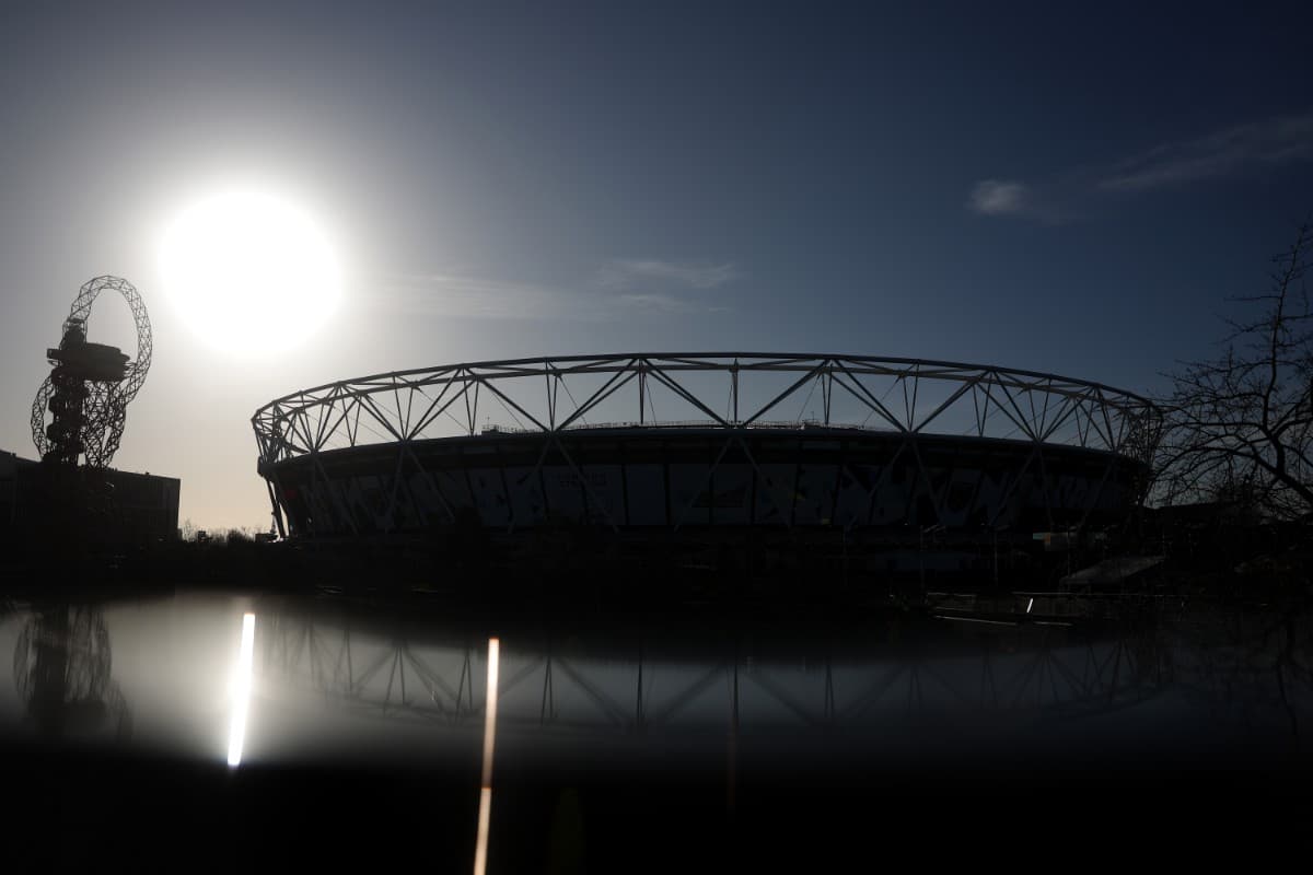 New Headline: Epic Matchup: Legends Face Off for Champions' Title!