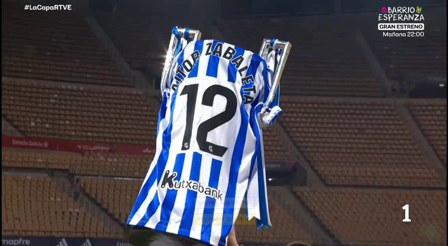 VIDEO: Real Sociedad pay heartfelt tribute to fallen supporter during Copa del Rey celebrations
