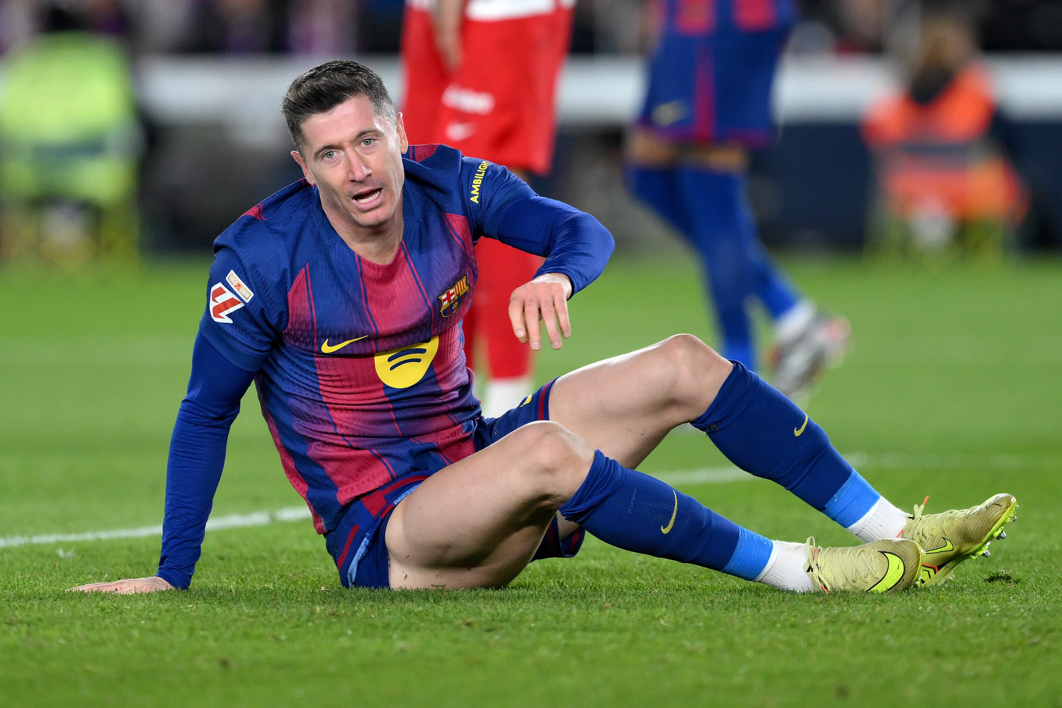 Robert Lewandowski sets date to decide Barcelona future