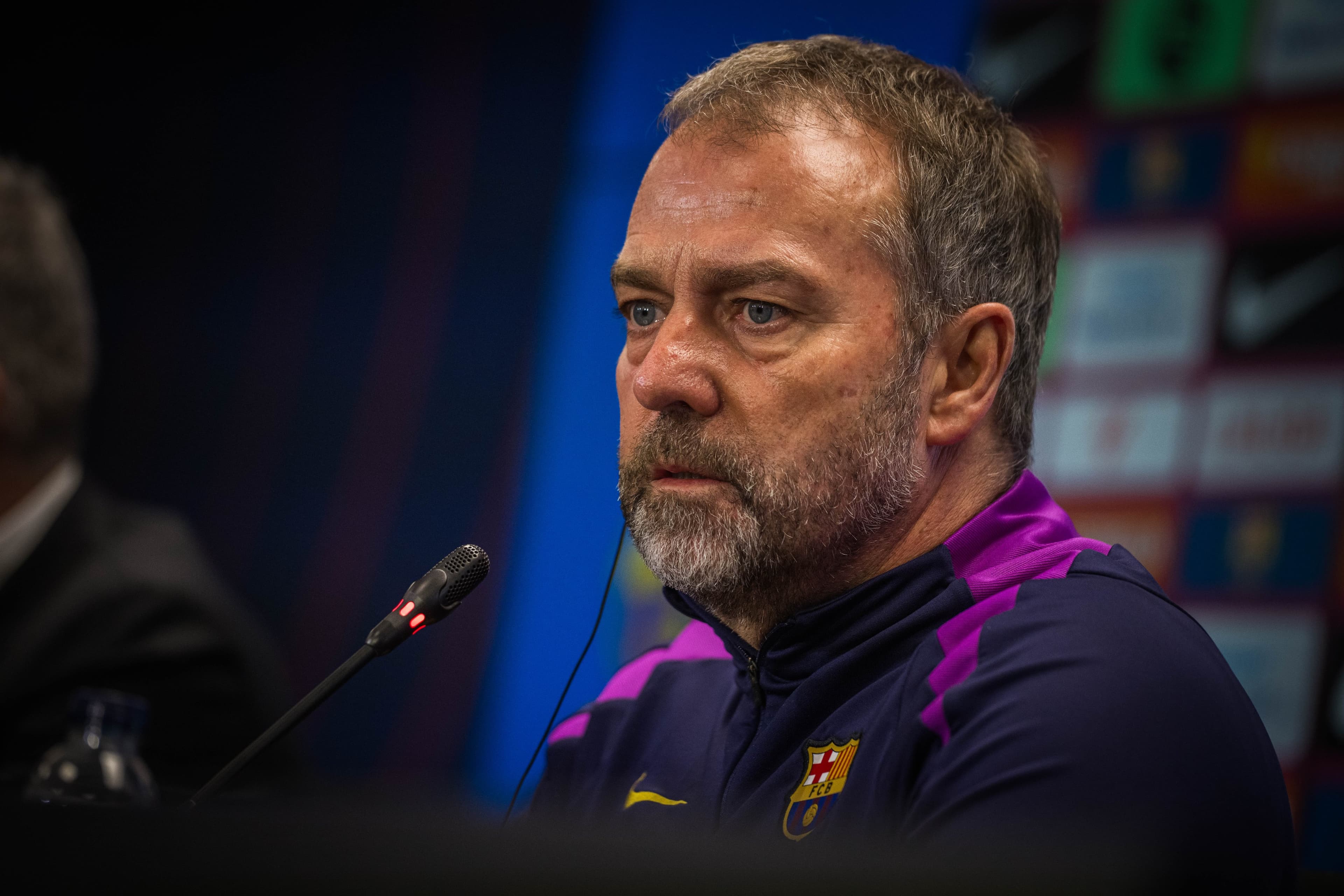 “We have to avoid stupid decisions in the transfer market” – Barcelona manager Hansi Flick