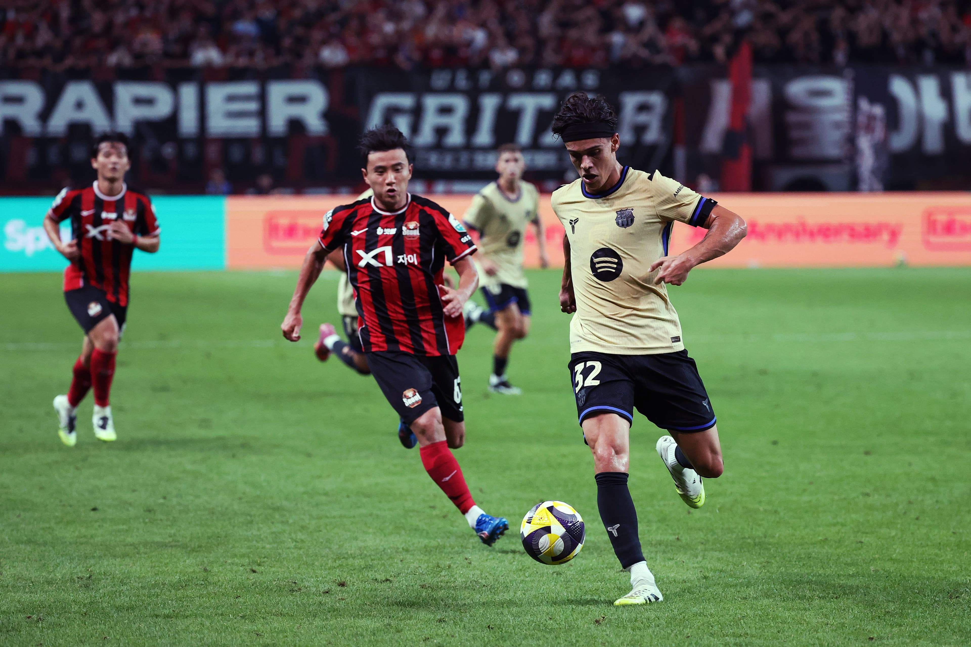 Barcelona defender “flattered” by Inter transfer interest