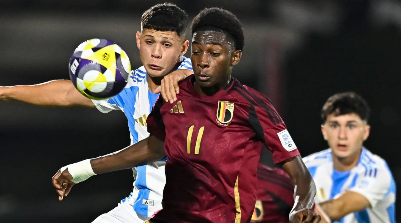 Barcelona submit offer for 18-year-old winger