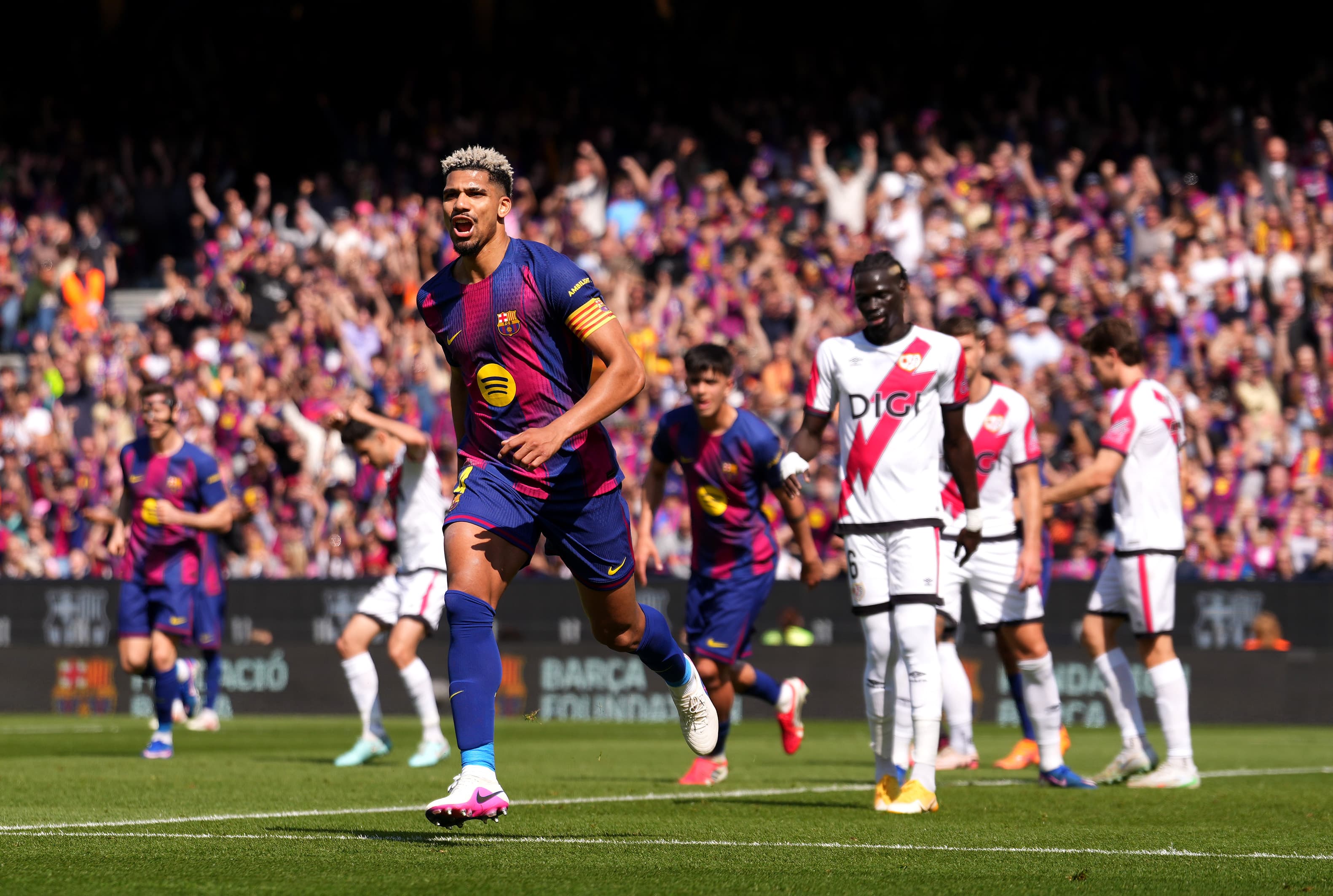 Barcelona edge past Rayo Vallecano to extend La Liga advantage