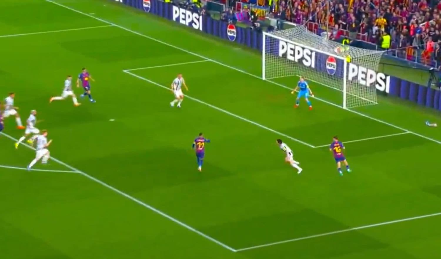 WATCH: Raphinha, Marc Bernal and Anthony Elanga exchange early goals in Barcelona-Newcastle