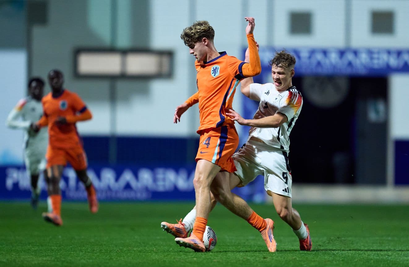 Barcelona put move for €8m defender on stand-by