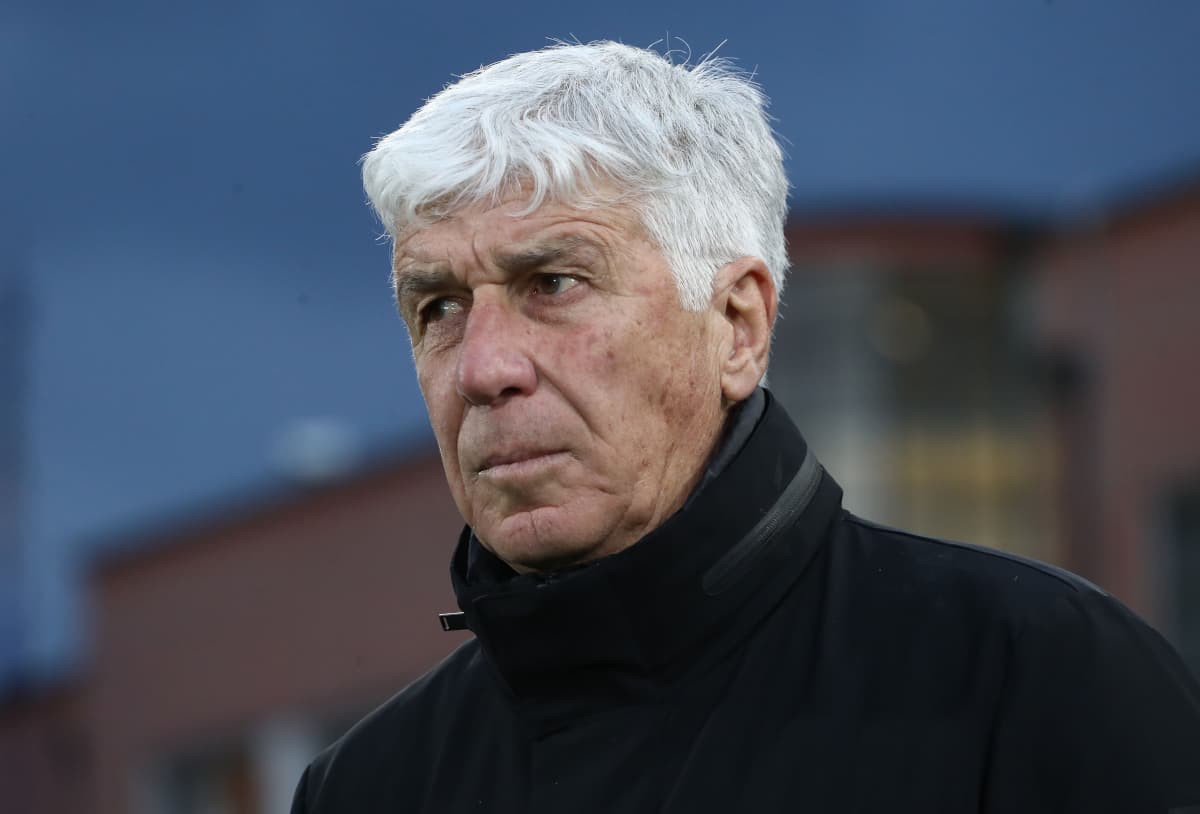 New Headline: "United Rumble: Manchester United Scores a 4-1 Thrashing Over Old Enemy!