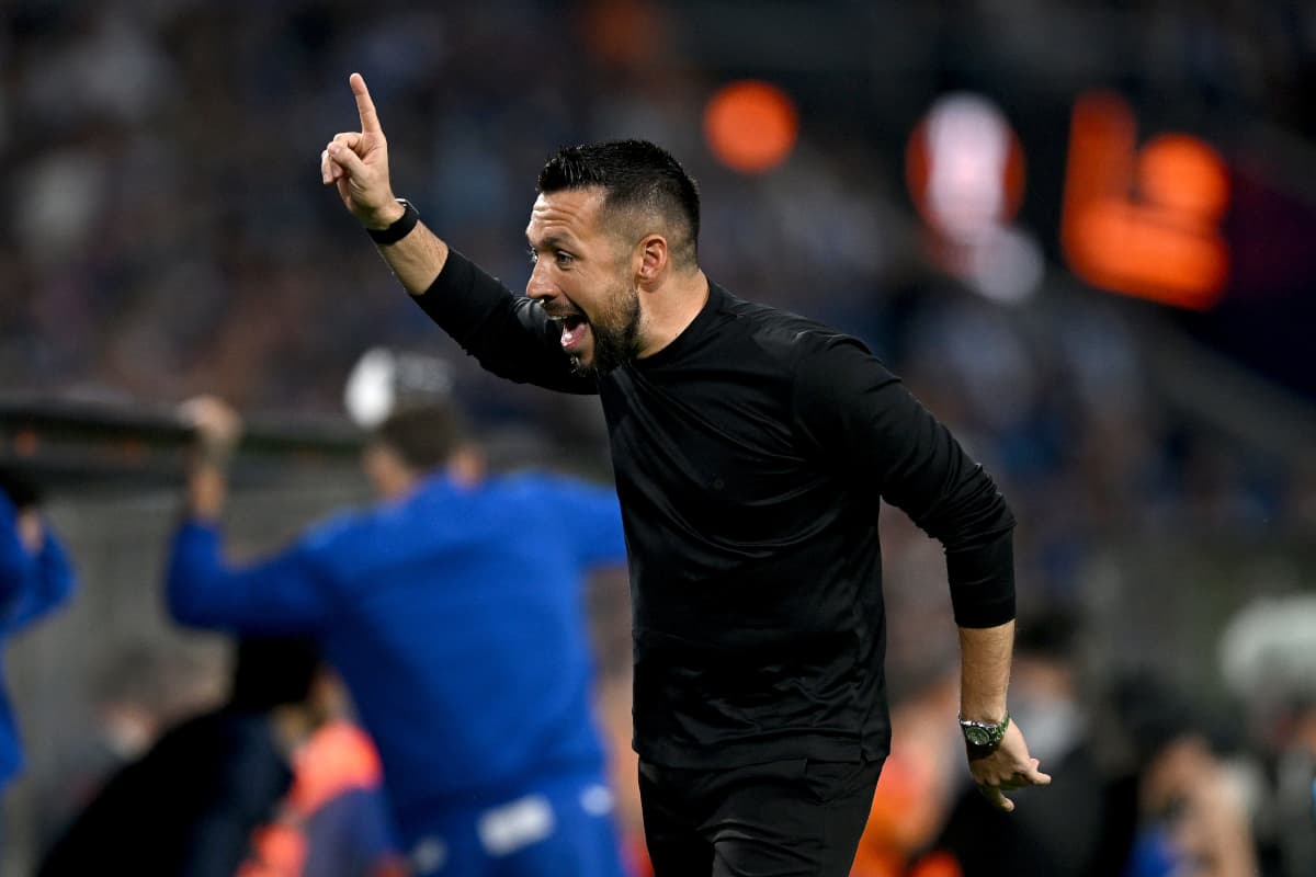 Italian coach Farioli wins first League title with FC Porto