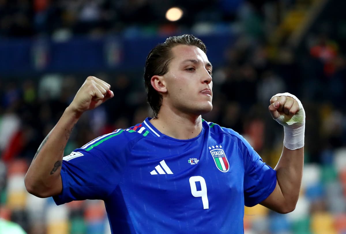 Italy's World Cup squad arrives 7 days early in Brazil for a nail-biting start!