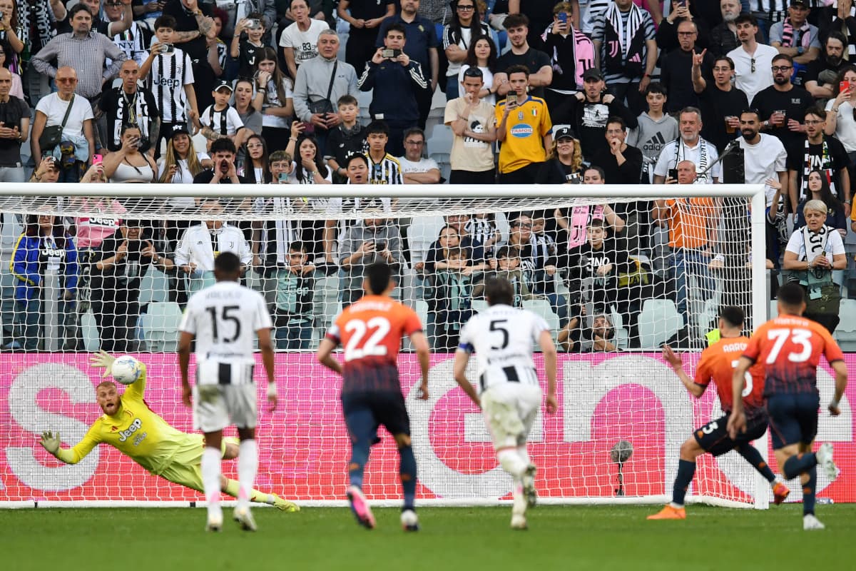 Picture: Pinsoglio’s note helping Di Gregorio save penalty in Juventus 2-0 Genoa