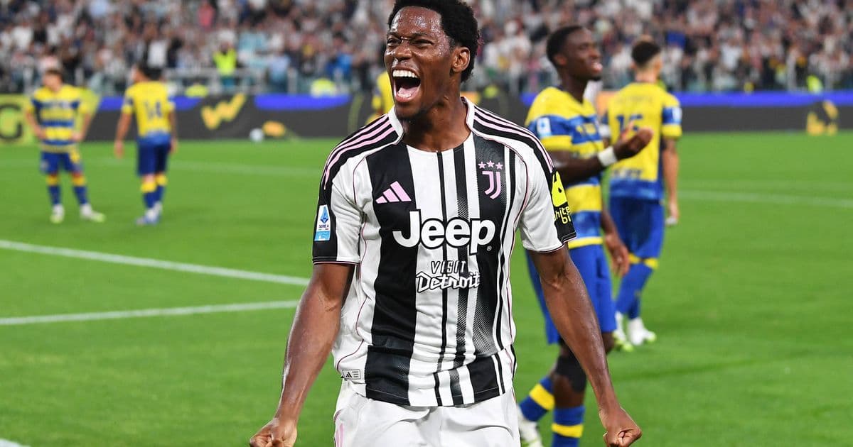 New Headline: "United vs Reds: City of Giants Rumble in Premier League Final