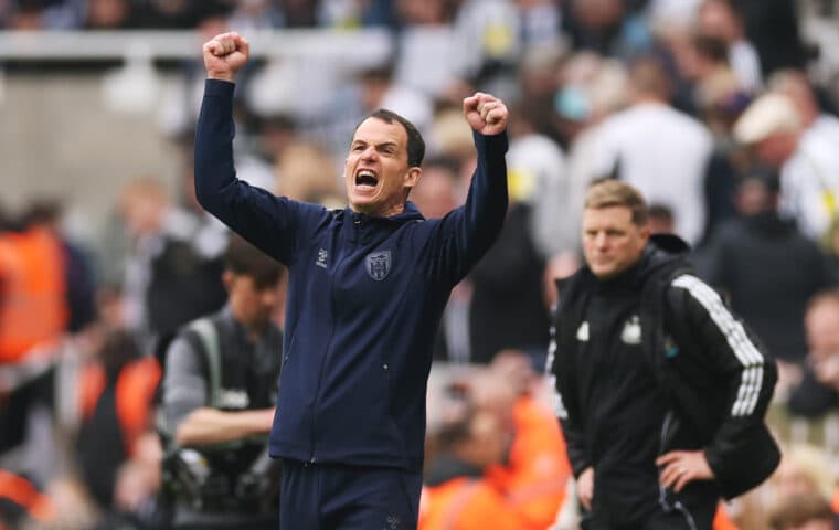 Sunderland could sack Regis Le Bris if they miss out on Europe