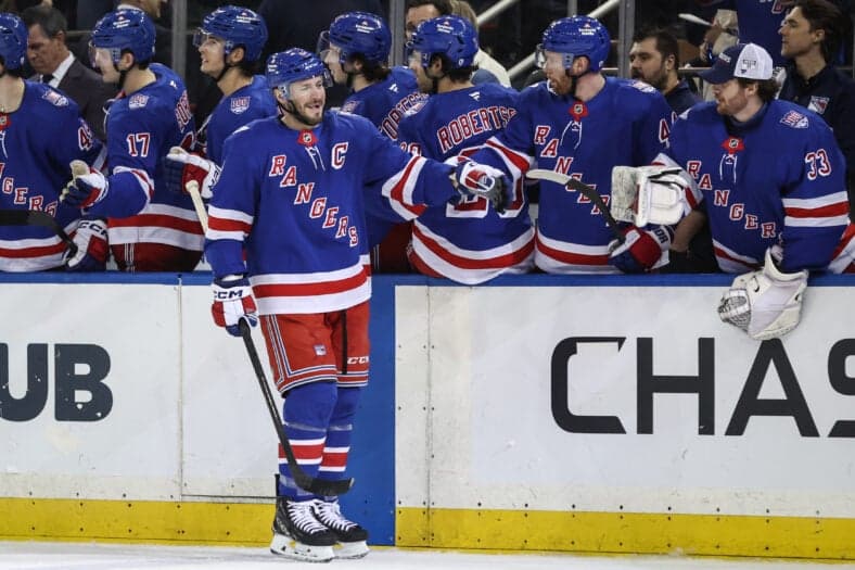 Rangers Dominate Devils with Strong Performance at Madison Square Garden