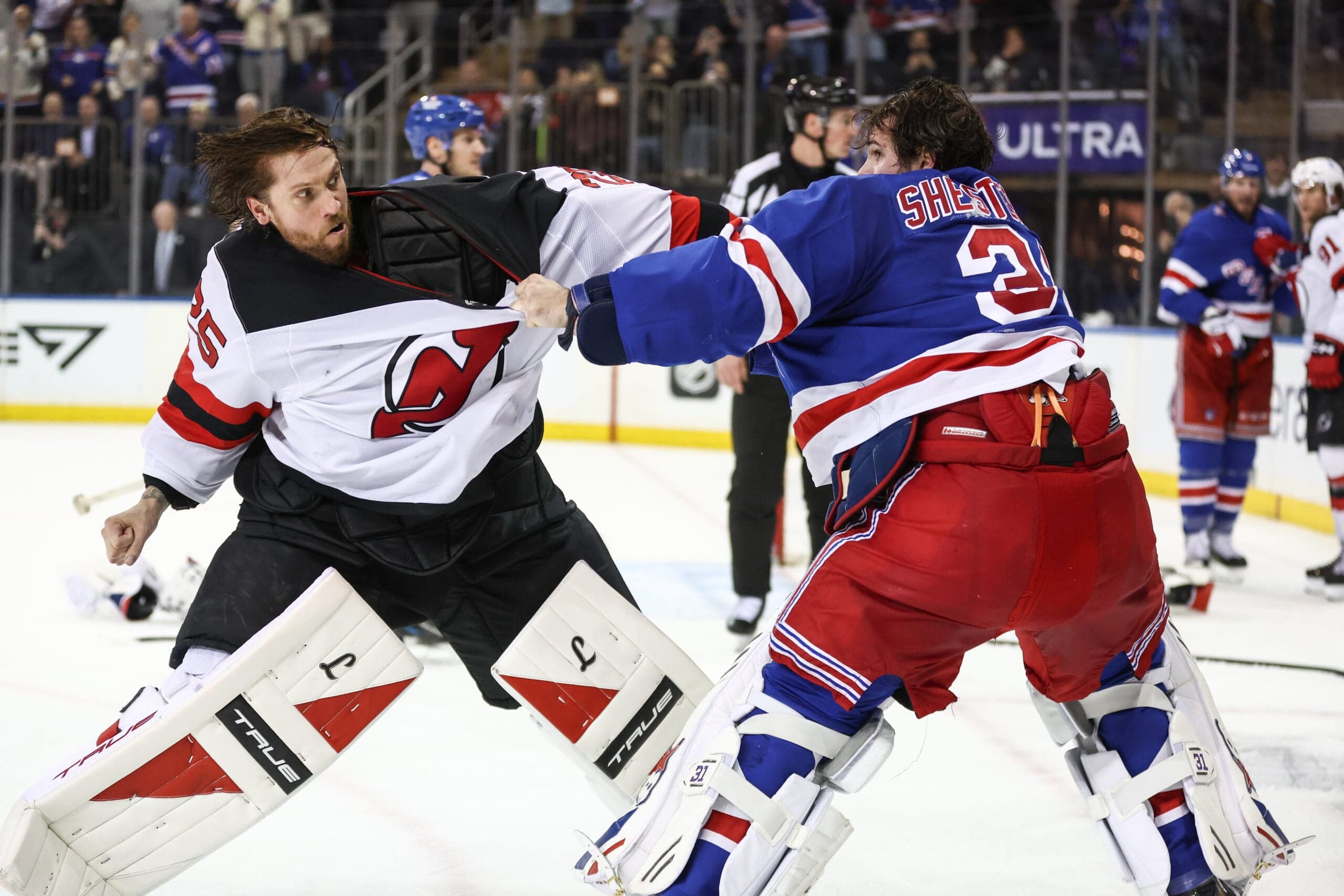 Igor Shesterkin goalie fight highlights Rangers latest win, 4-1 over Devils