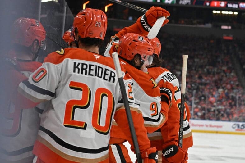 Former Rangers Captain Helps Current Team to Key Playoff Win