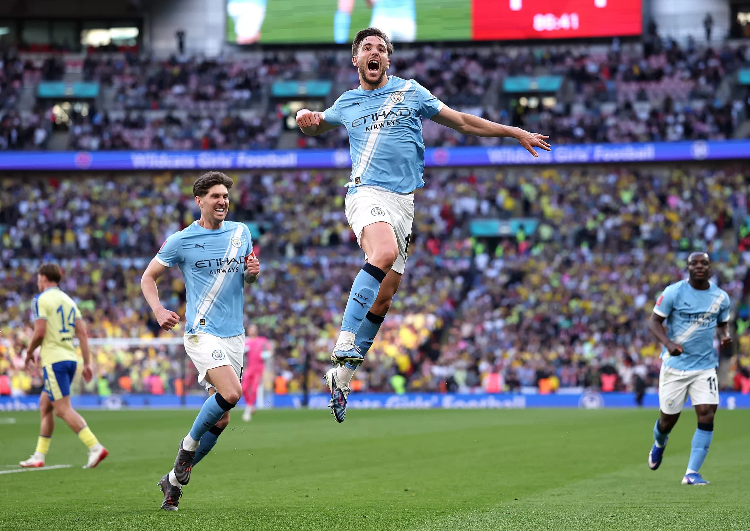 Manchester City 2-1 Southampton: City reach record-breaking final