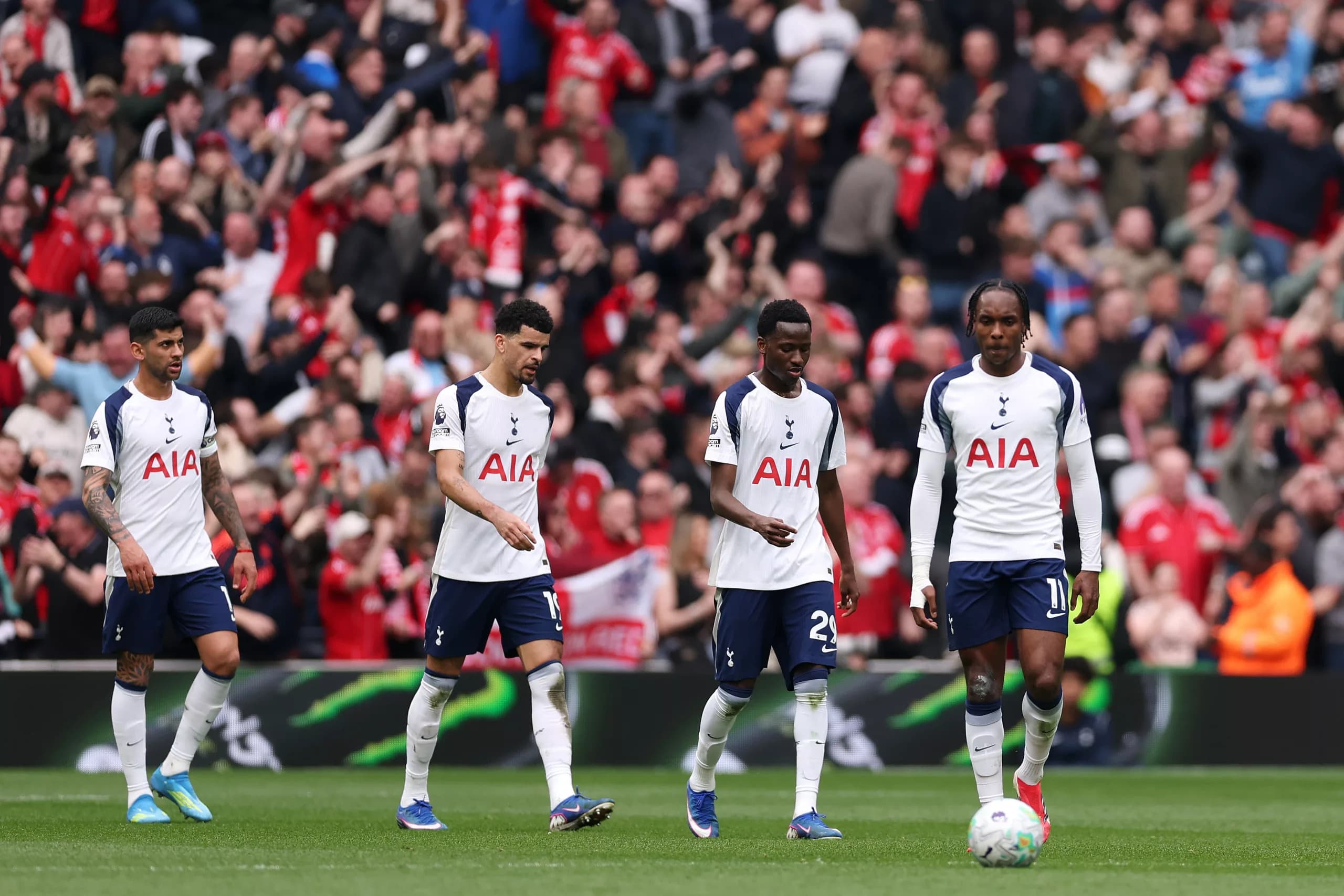 Tottenham 0-3 Nottingham Forest: Spurs point above the drop after crumbling again