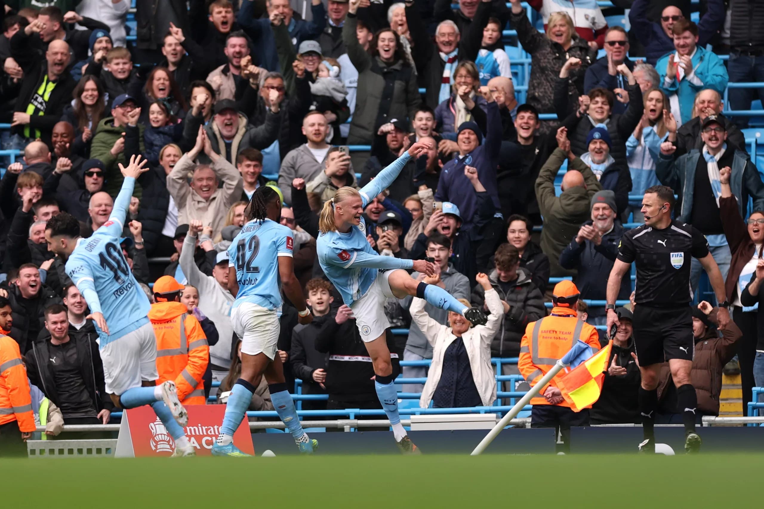 Manchester City 4-0 Liverpool: Haaland hat-trick sends City back to Wembley