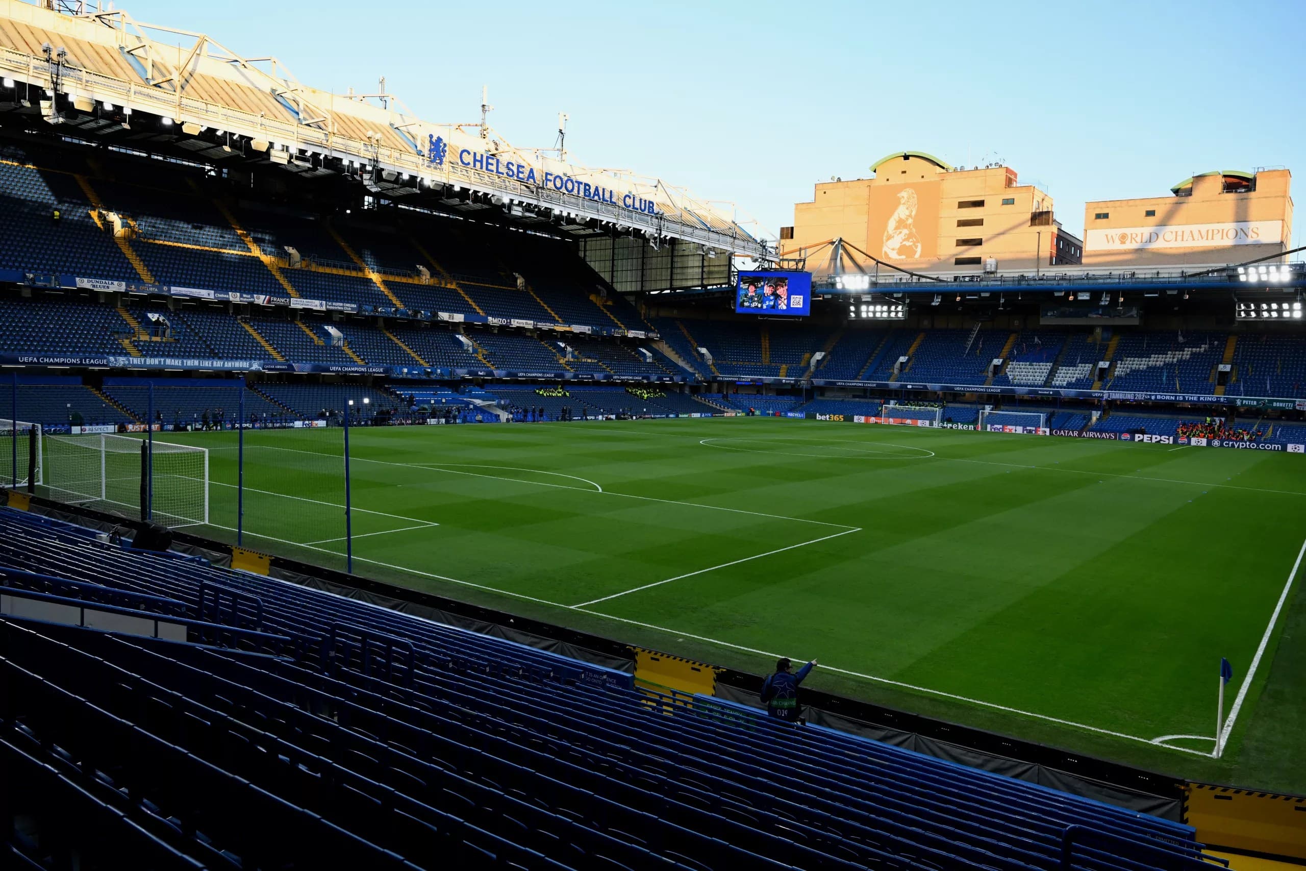 PREVIEW: Manchester United visit Chelsea in race for Champions League