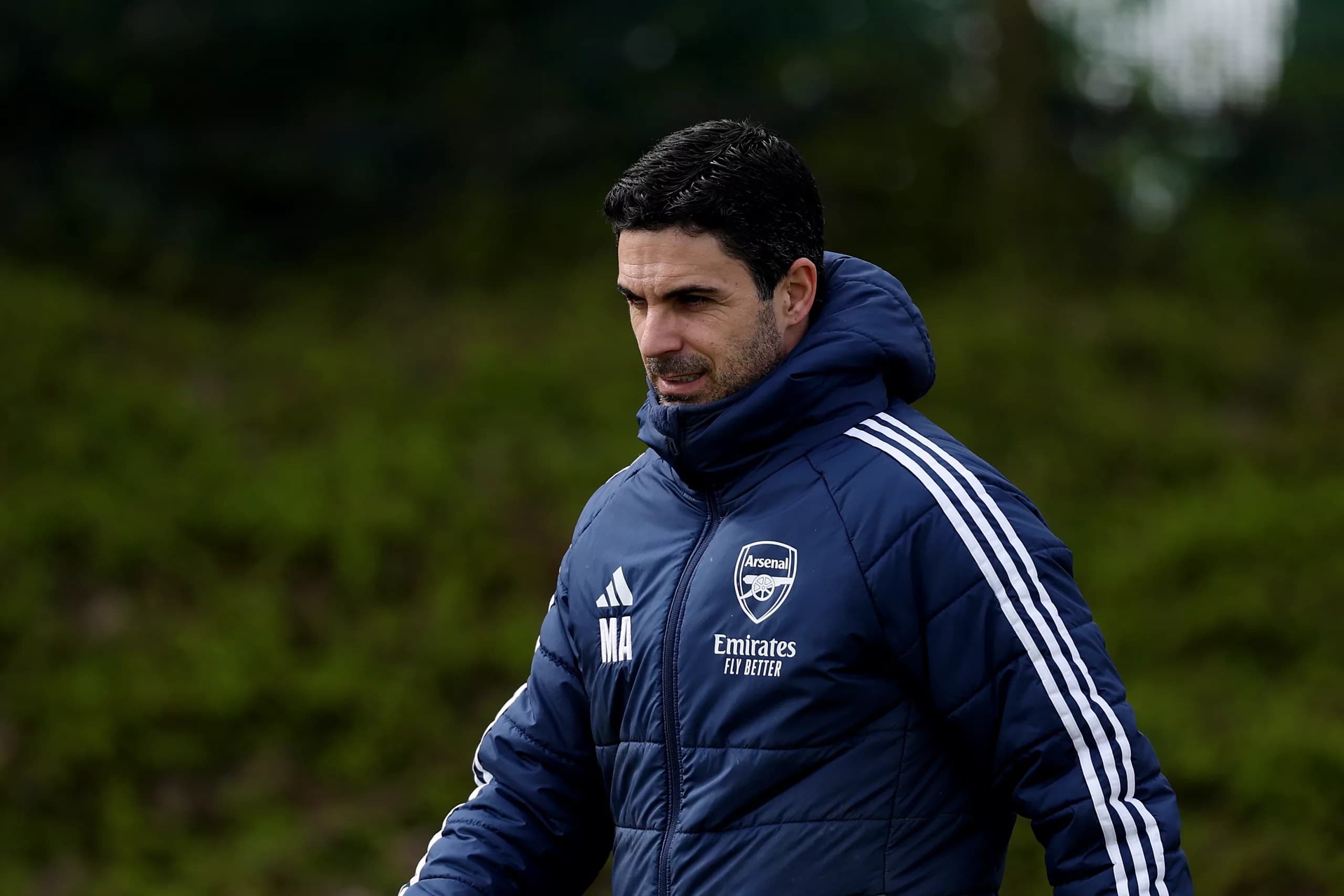 Arsène Up on His Feet: Champions League Clash vs. Leverkusen!