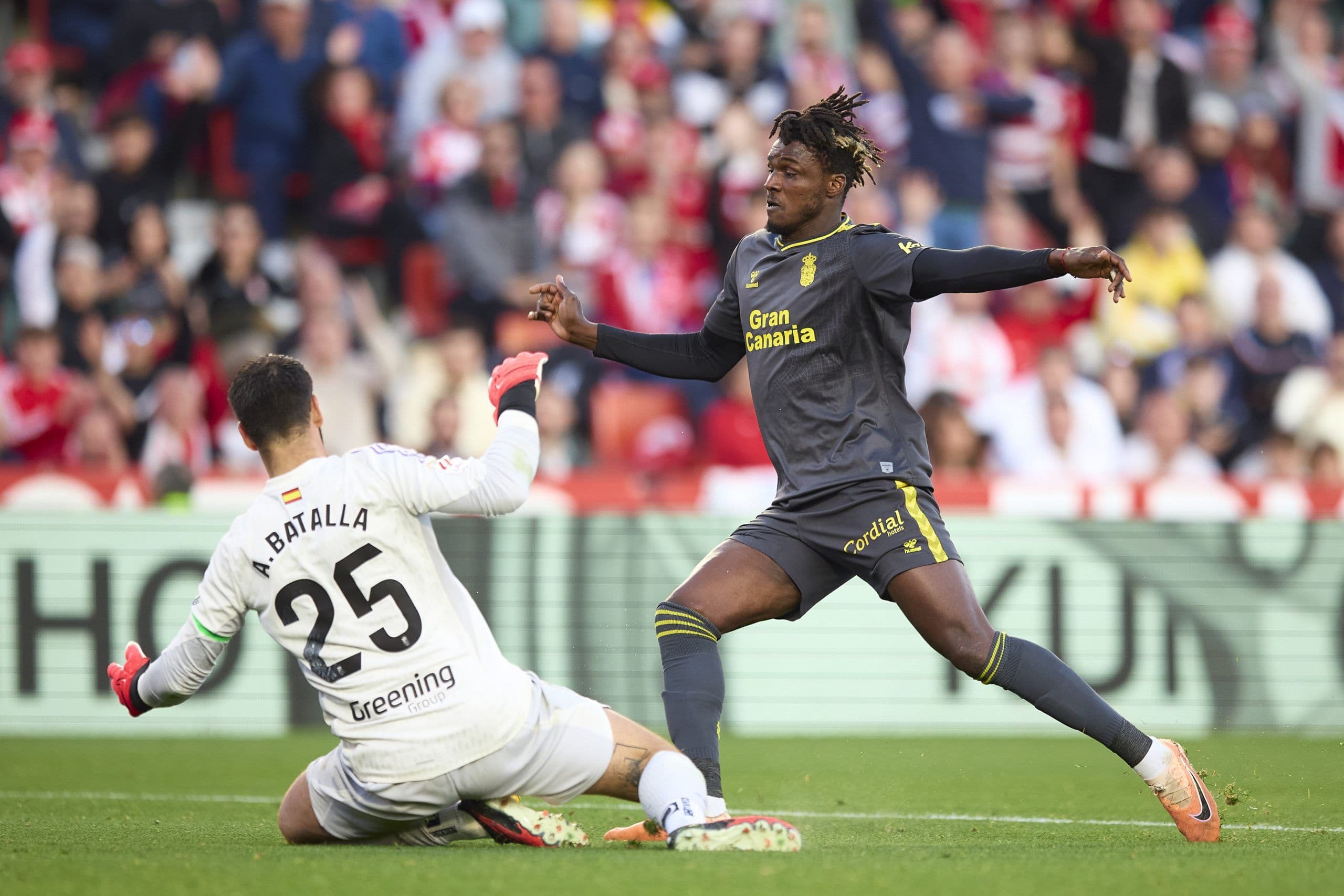 Former Cardiff City striker finds late goal to keep OH Leuven out of the bottom four