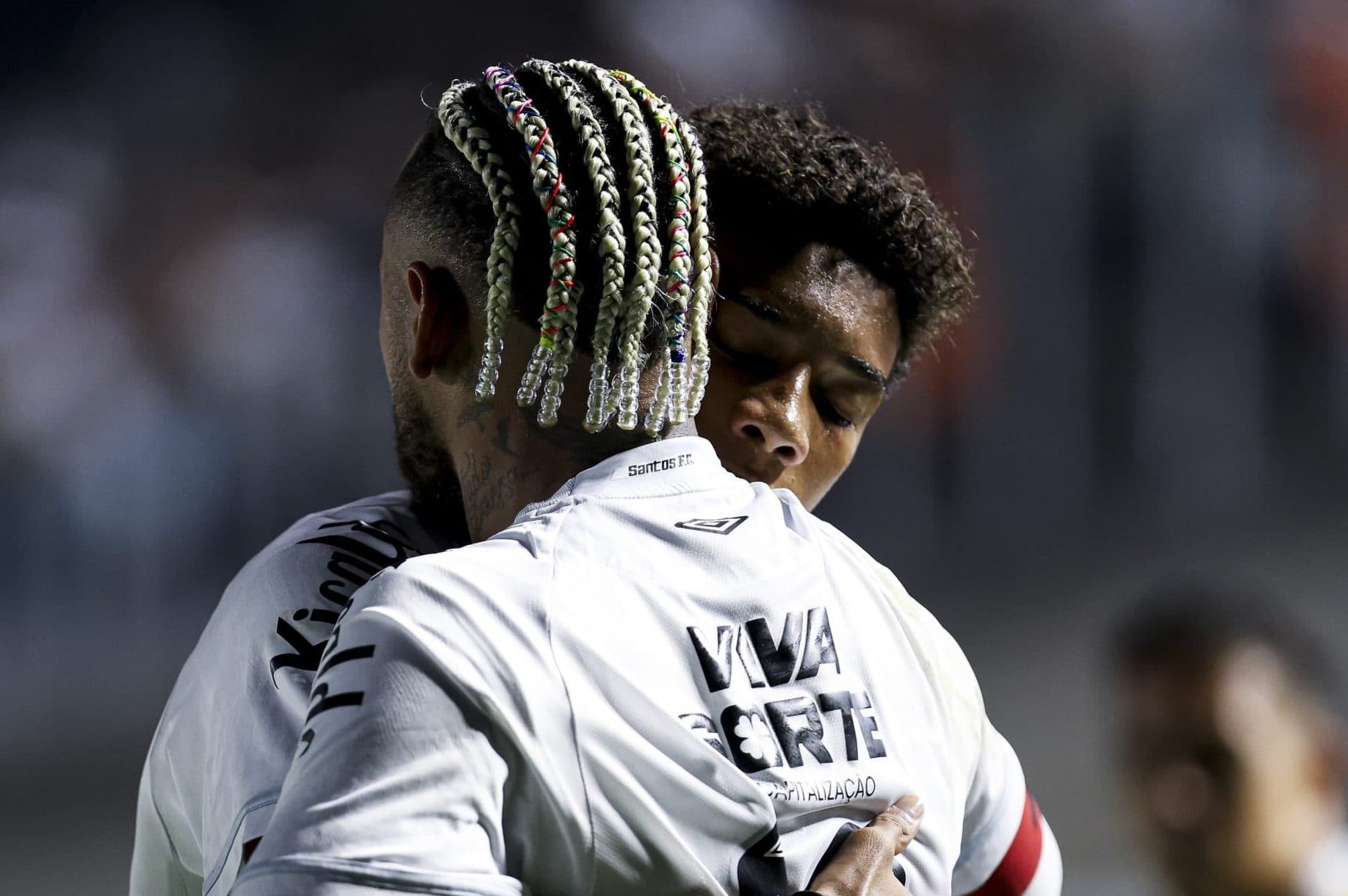 Neymar clashes with Robinho’s son during Santos training