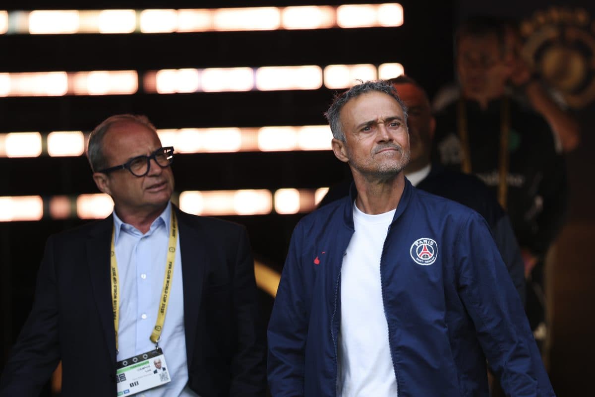 PSG hold positive contract extension talks with Luis Enrique
