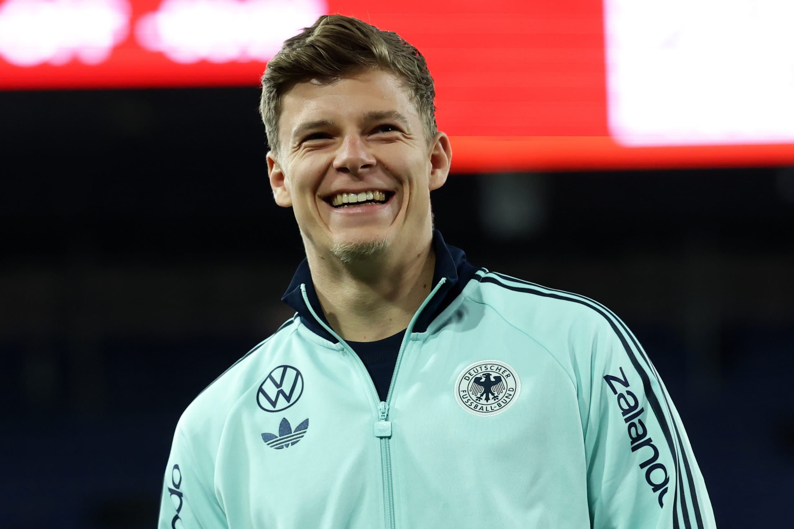 Augsburg celebrate Finn Dahmen after record-breaking Bundesliga match, look ahead to 2026 World Cup prospects