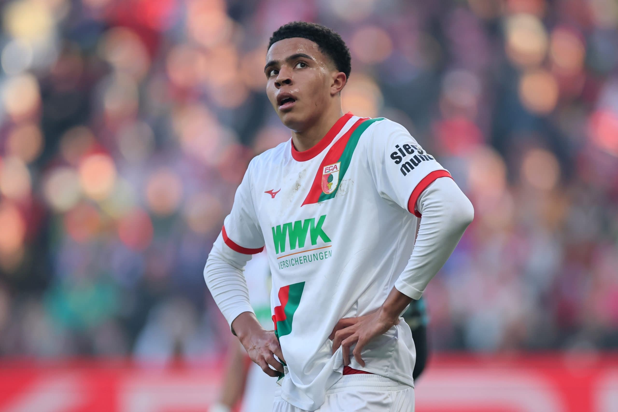 Arsenal scout Augsburg defender Noahkai Banks