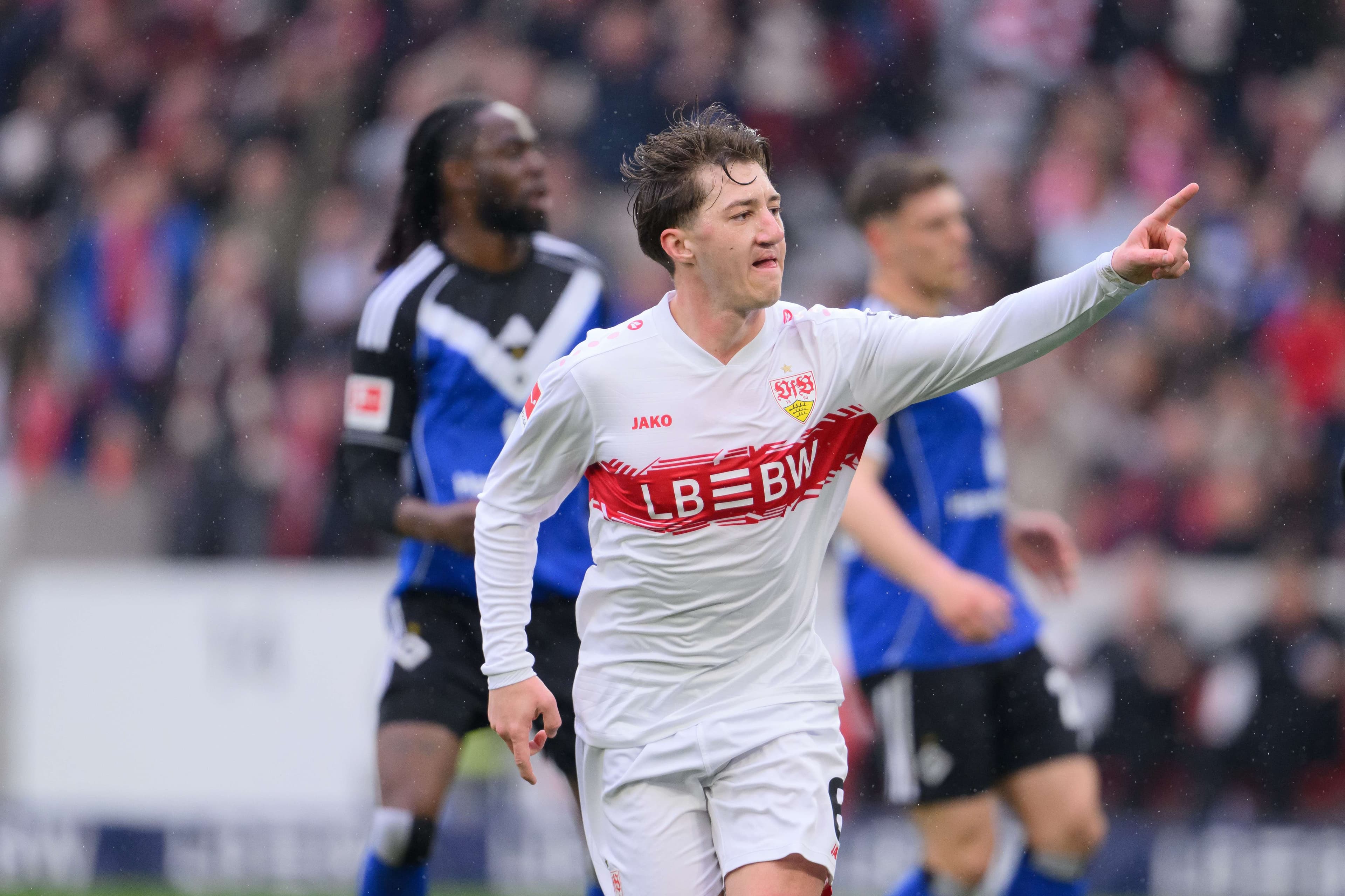 Stuttgart set to remove release clause from Angelo Stiller’s contract