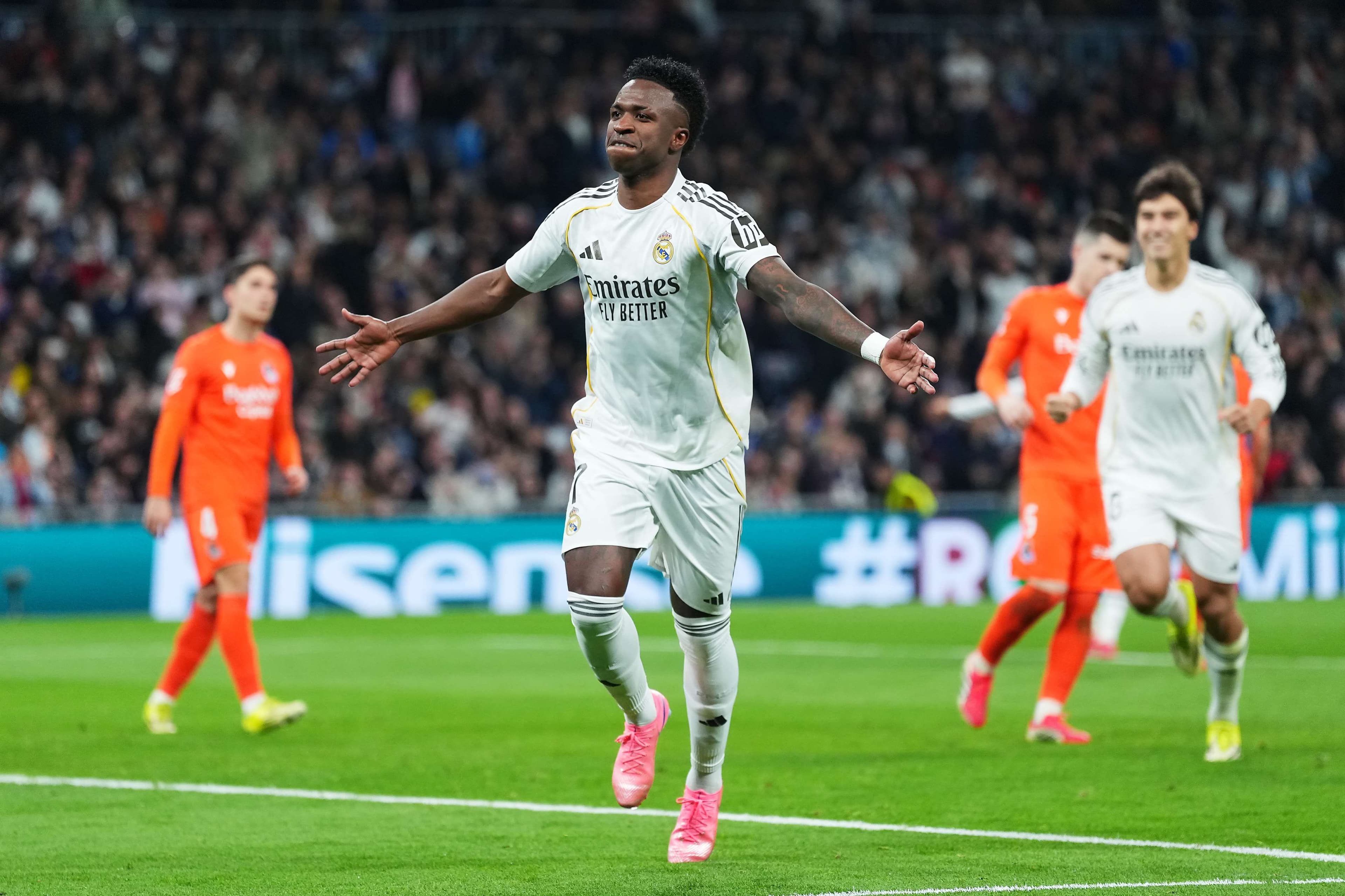 Real Madrid fans handed Vinícius Jr. injury update