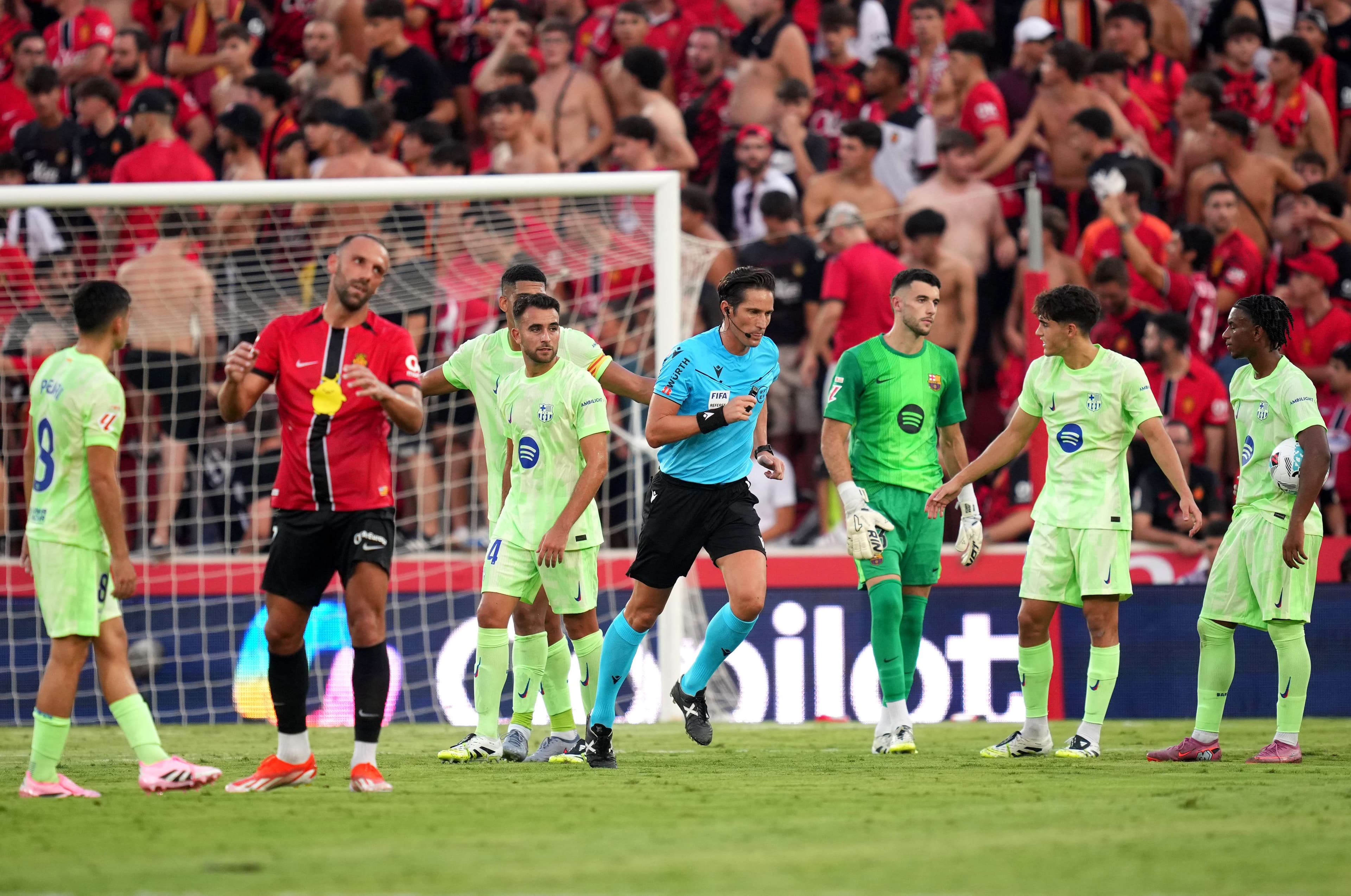 Barcelona consider surprise move for La Liga striker