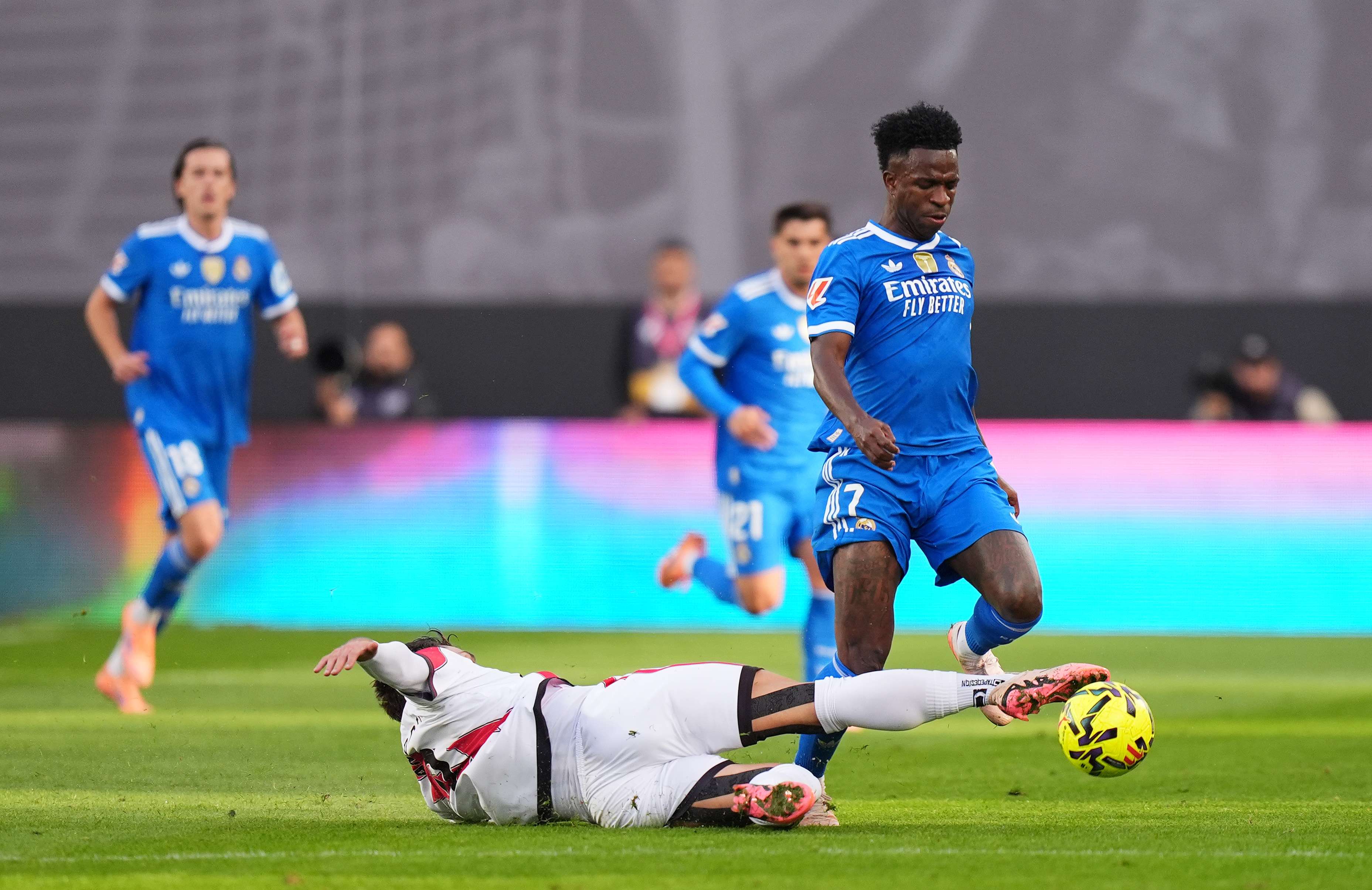 Barcelona reignite interest in Rayo Vallecano star