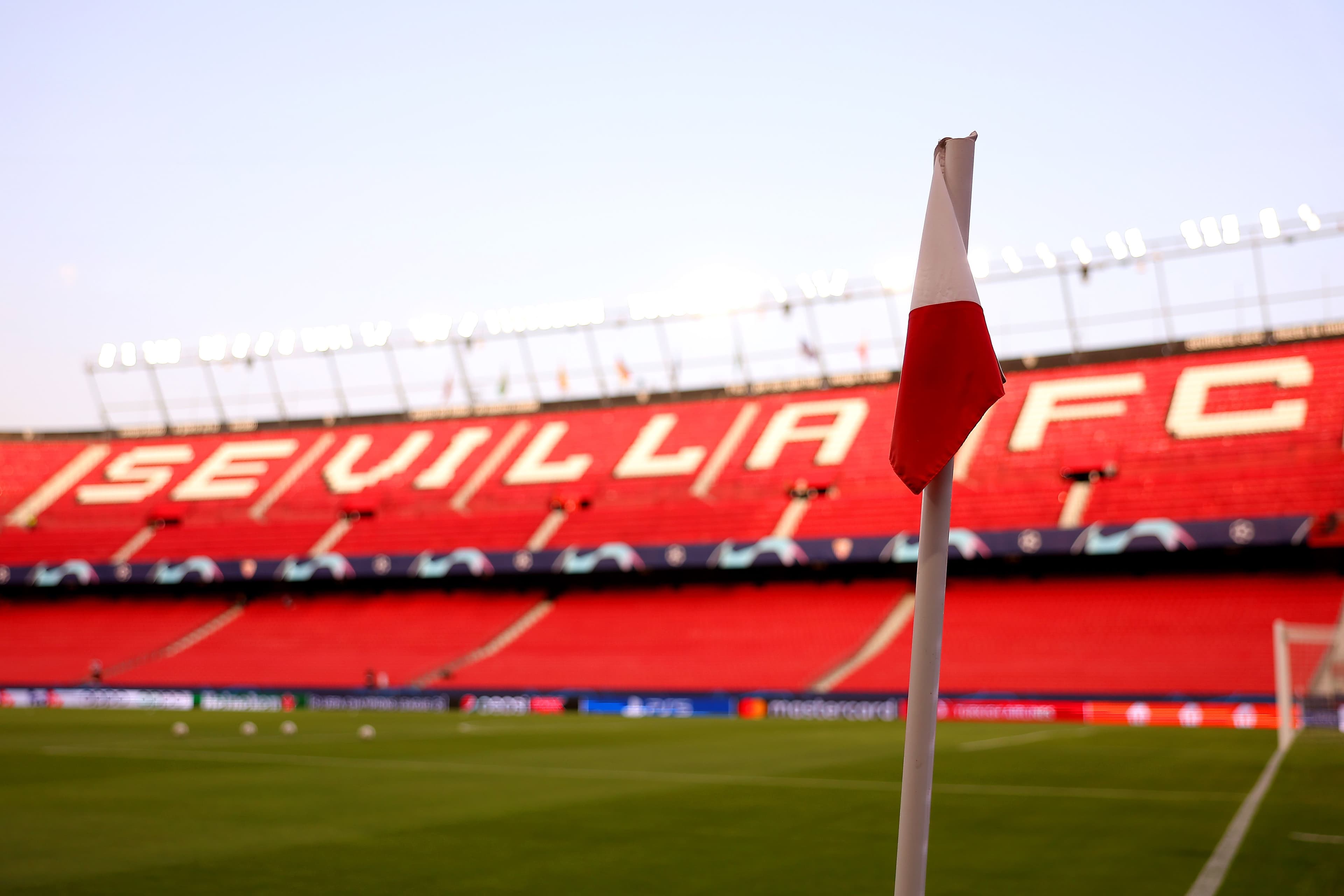 Official: Sevilla announce key board departure