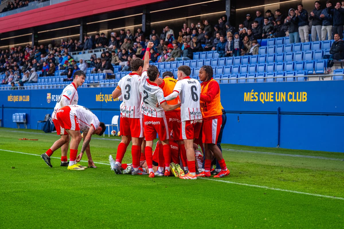 Johan Cruyff Surpasses Girded Muller in Barcelona Showmanship!