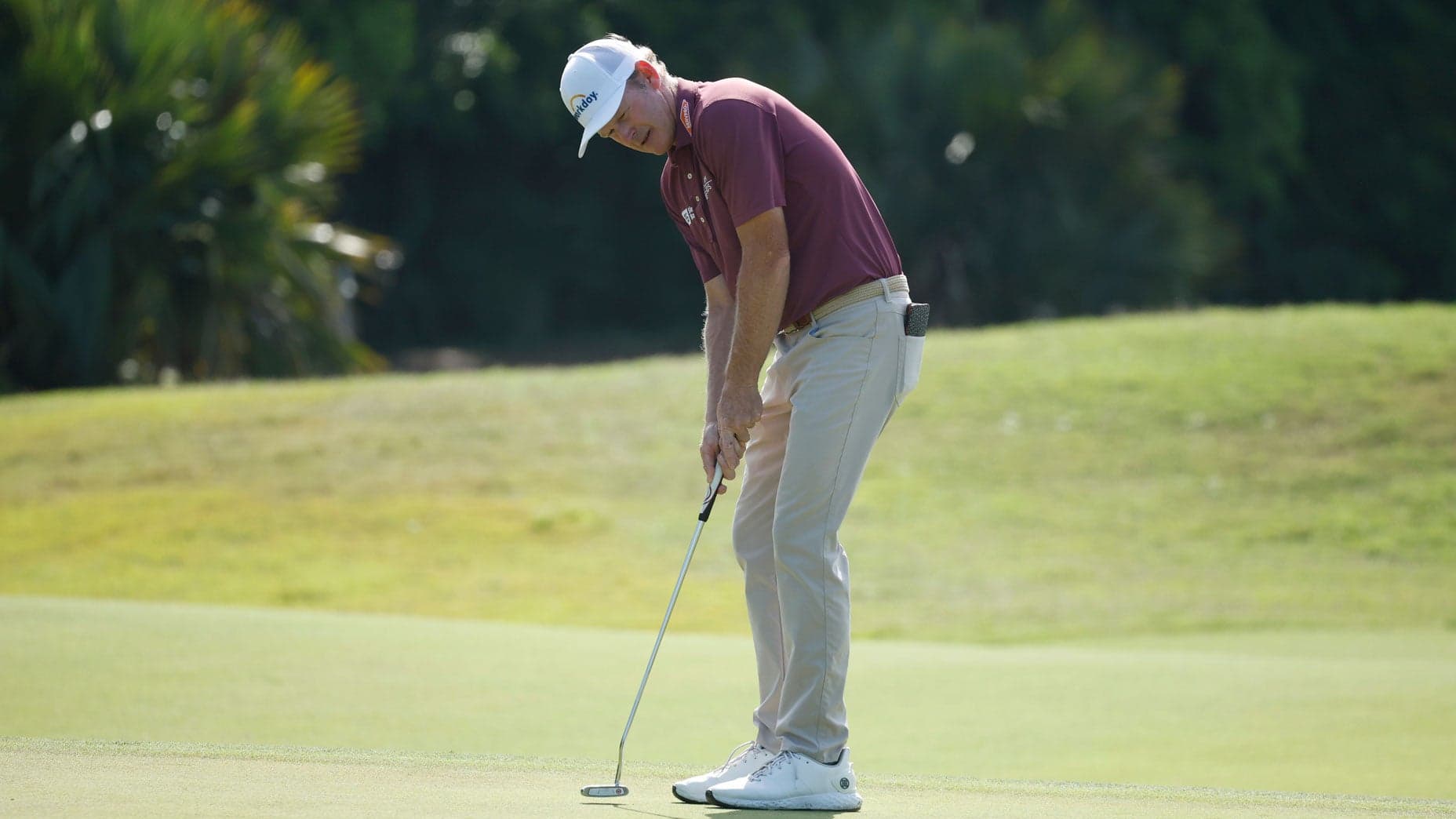 The secret to reading grain, according to one of the Tour's best putters