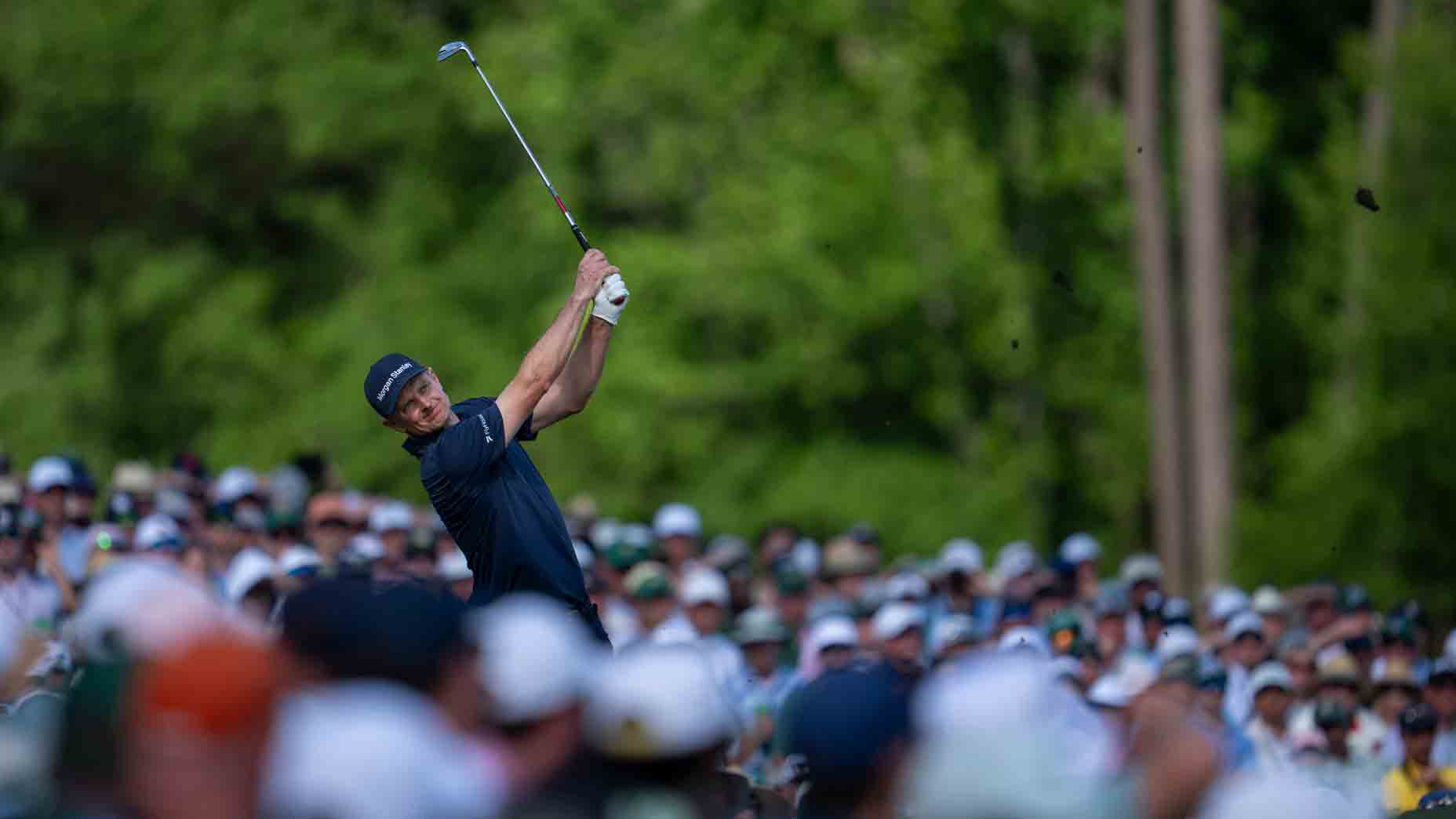 Justin Rose collapses at the Masters. But a simple gesture speaks volumes