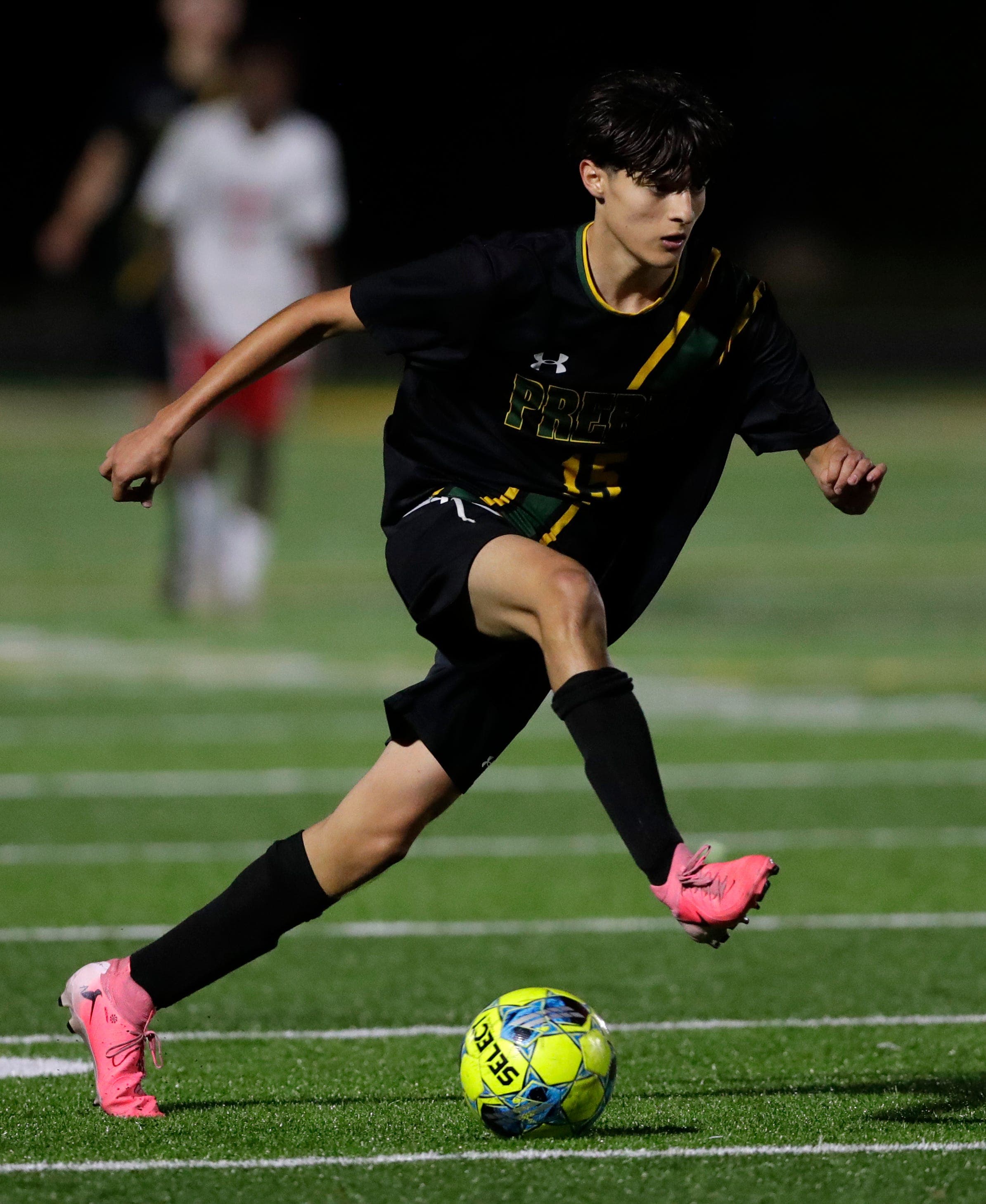 Green Bay-area high school athletes make college plans official on signing day