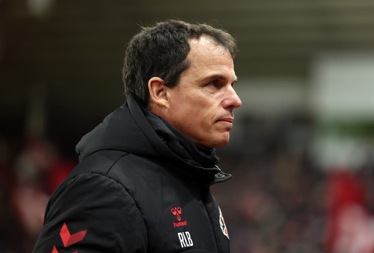Le Bris confirms Sunderland’s red card appeal rejected but receives double injury boost