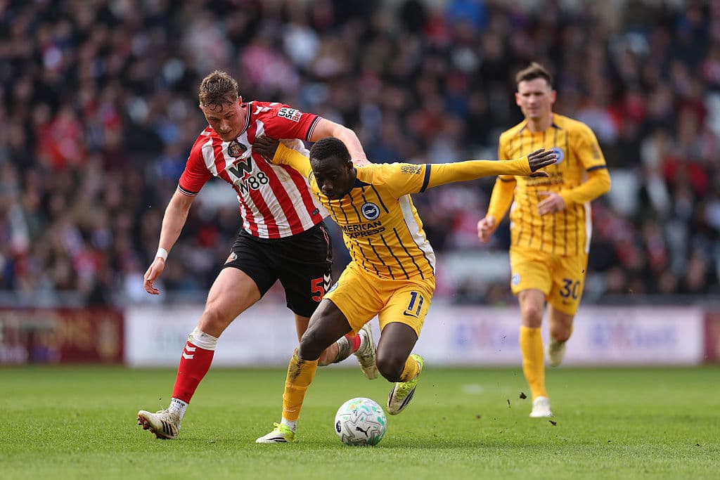 New Headline: "Sunderland's 'Le Bris' Reigns Supreme: Proven Prodigy Overcomes Struggles in Brighton Clash