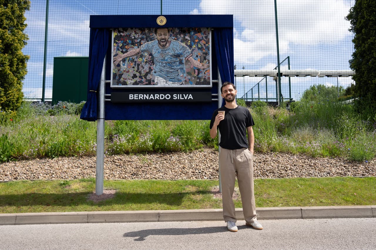 Departing Silva honoured by Manchester City ahead of final match