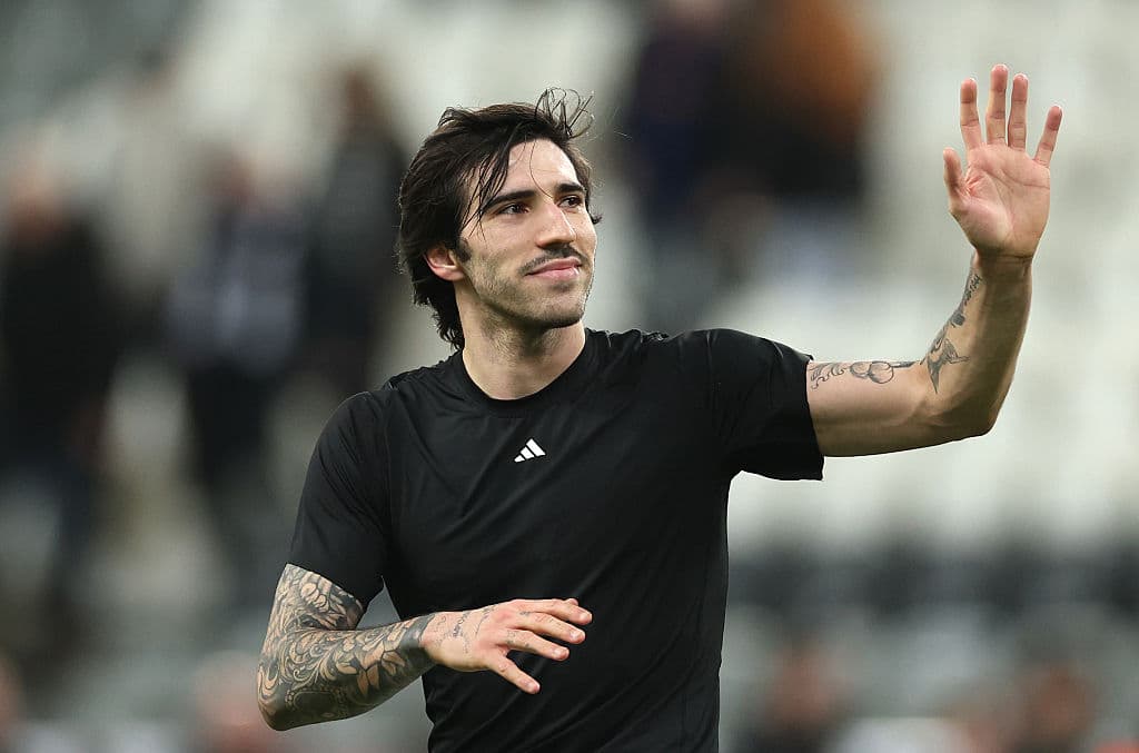 Newcastle Manager Howe Sees Triplet Power and Tonali's Growth in 2023