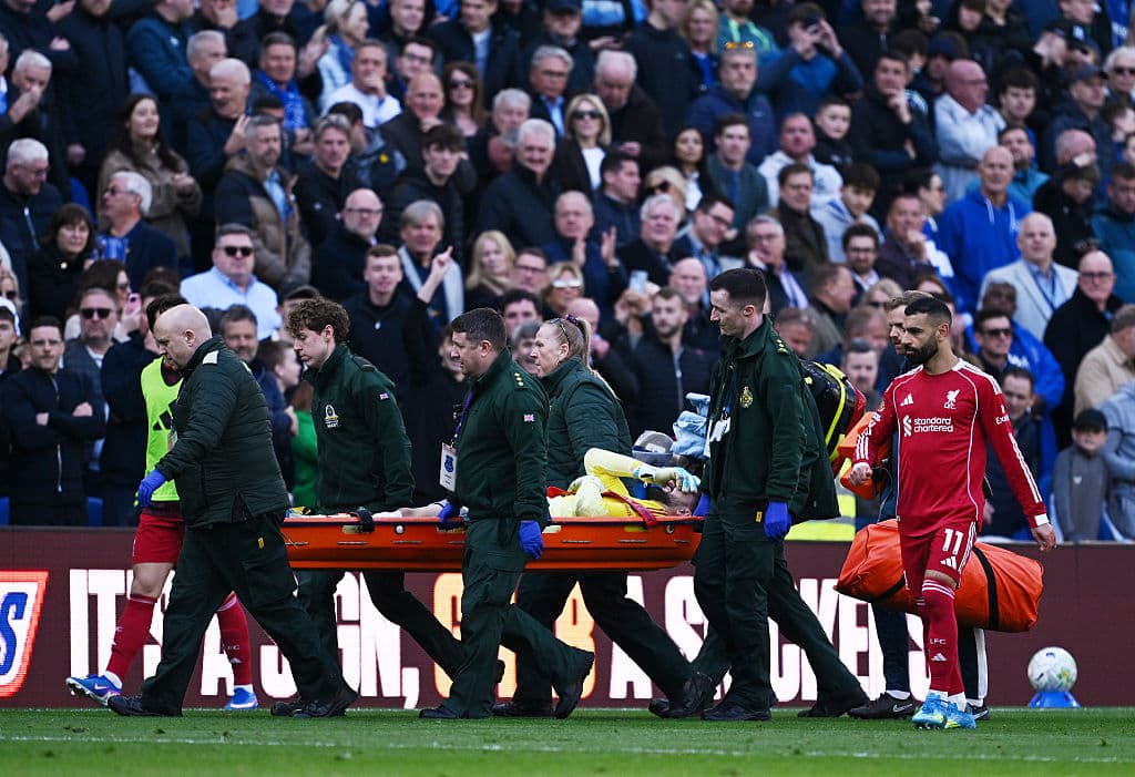 Liverpool star taken to hospital after nasty injury in Merseyside derby win as Slot hails his team’s character
