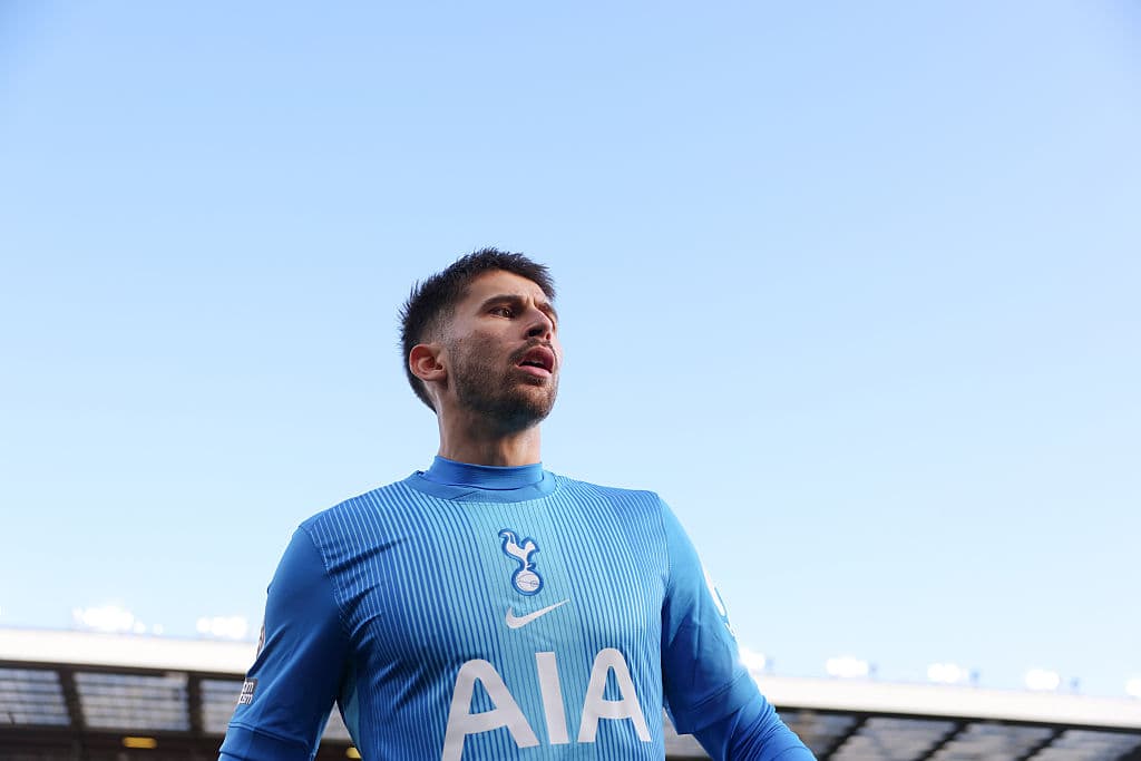 Spurs goalkeeper Vicario set to undergo surgery