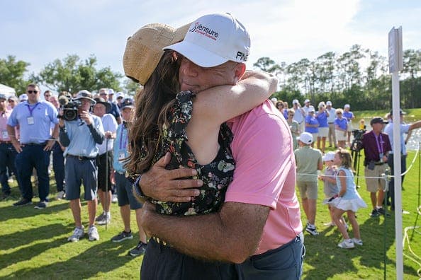 Stewart Cink sets course record to capture 86th Senior PGA Championship