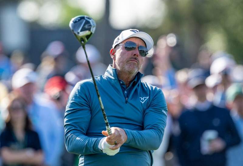 Phil Mickelson makes statement as he withdraws from playing at The Masters